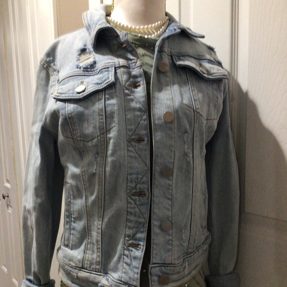Jean jacket - Picture 1 of 4